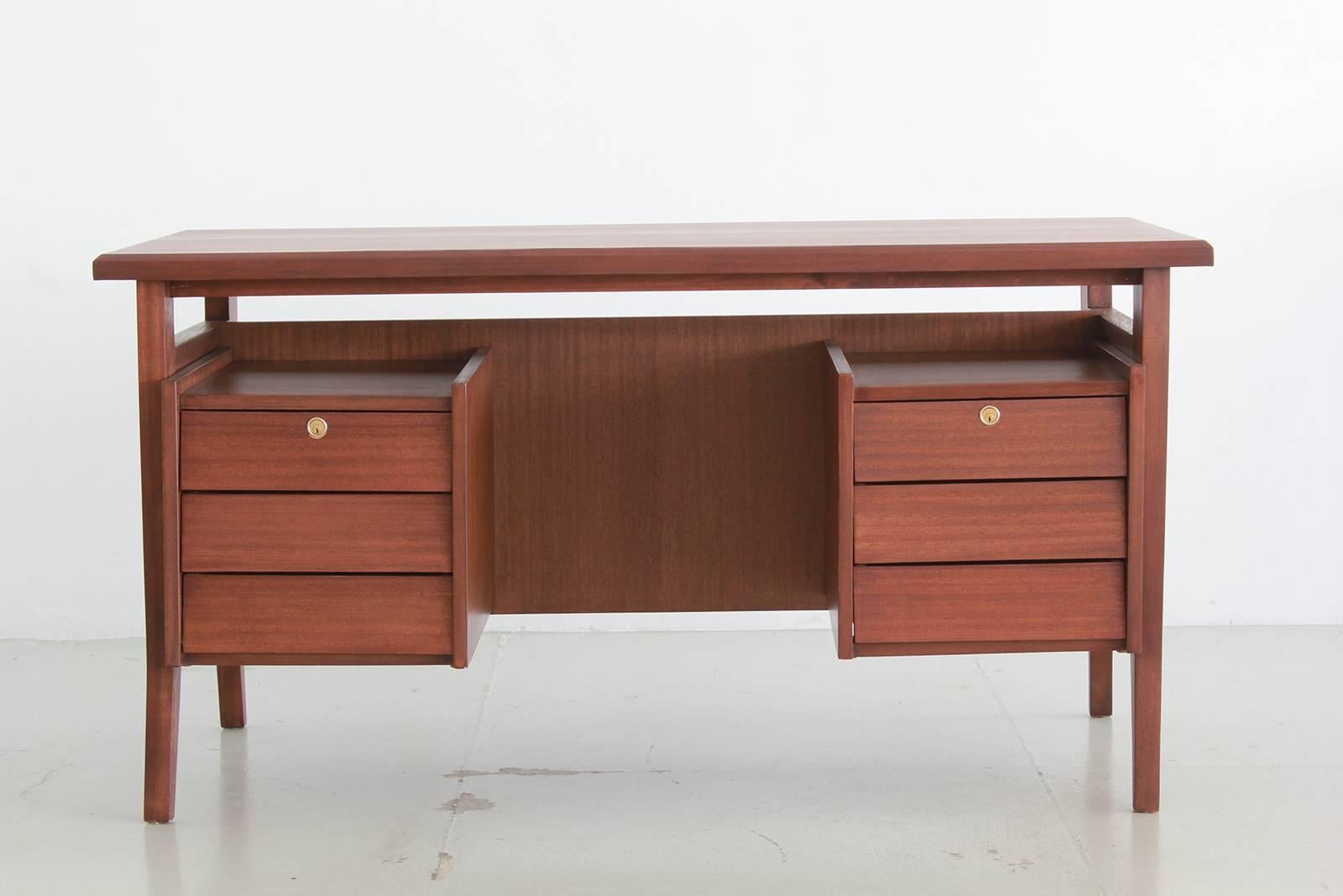 Desk by Gio Ponti In Excellent Condition In Beverly Hills, CA