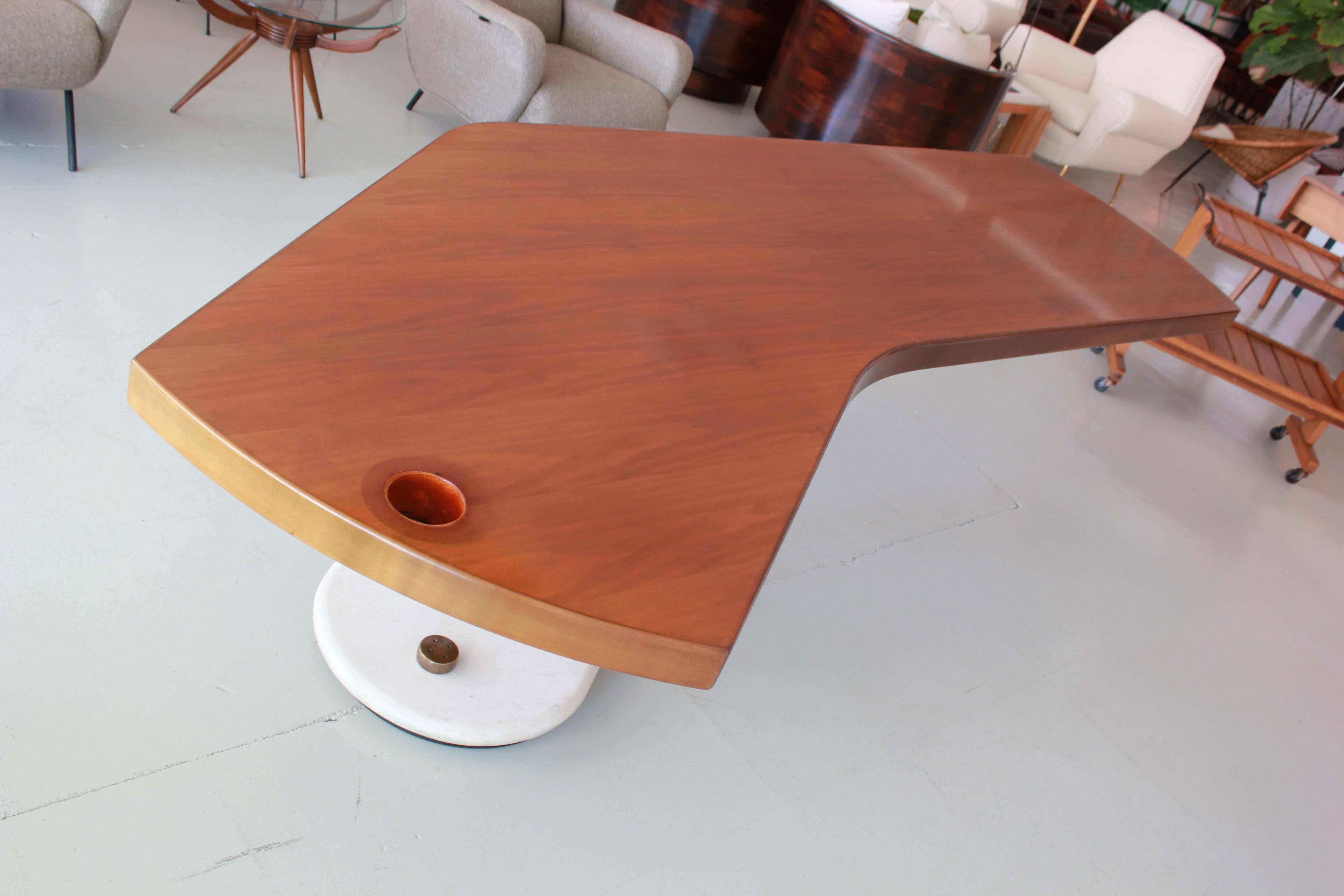 Gio Ponti Attributed Desk In Excellent Condition In Beverly Hills, CA