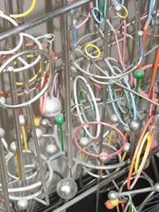 Escultura cinética de Joseph A. Burlini, Firmada, Fechada