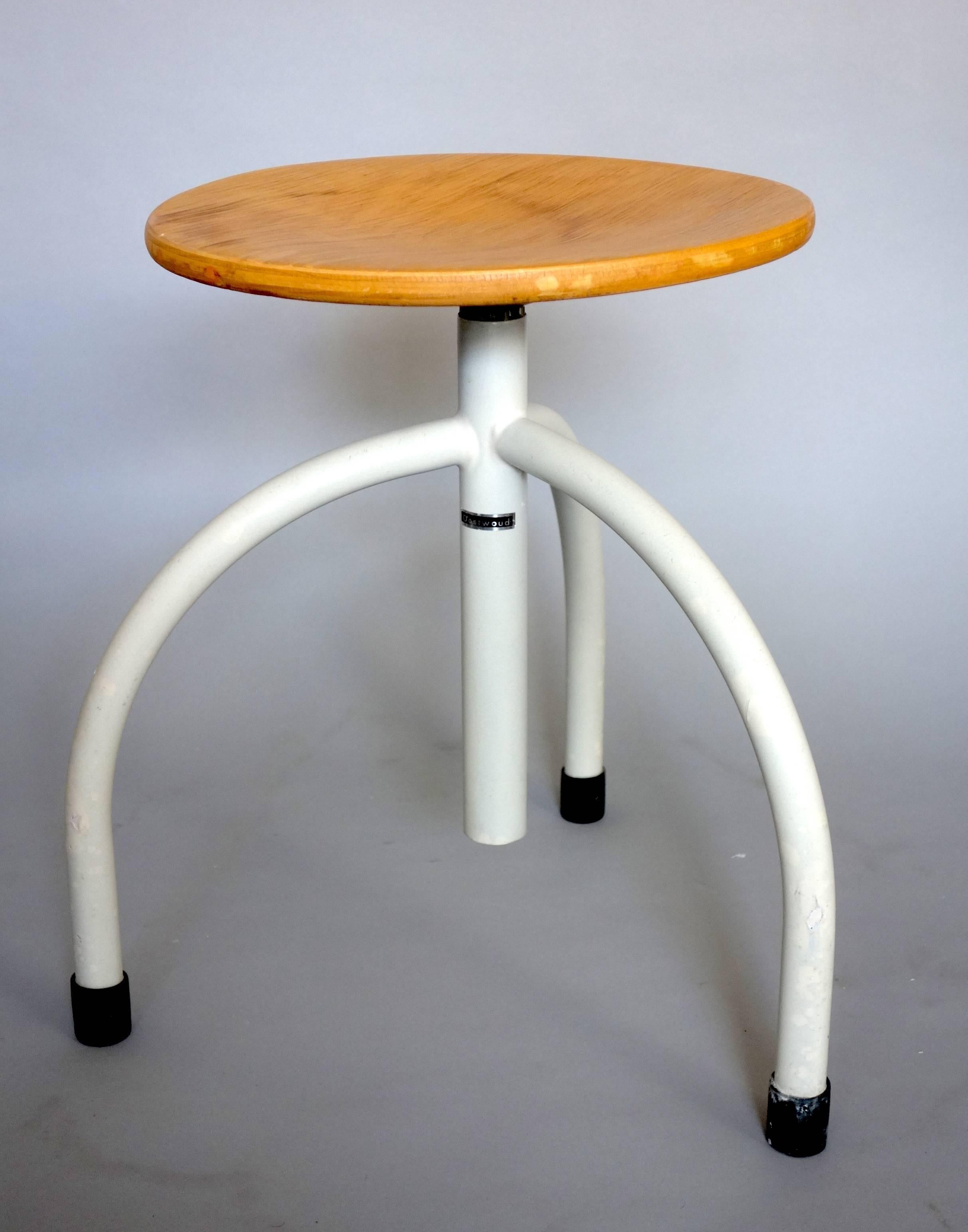 Mid-20th Century Pair of Work Stools by Cor Alons For Sale