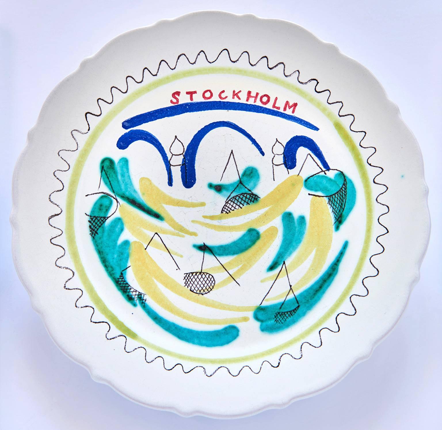 Set of Nine Hand-Painted Faience Dinner Plates by Stig Lindberg In Excellent Condition In Los Angeles, CA