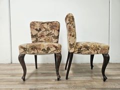 Sillones de dormitorio de nogal y tela con motivos florales, 1960