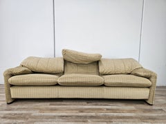 Maralunga three-seater fabric sofa by Vico Magistretti for Cassina, 1970s