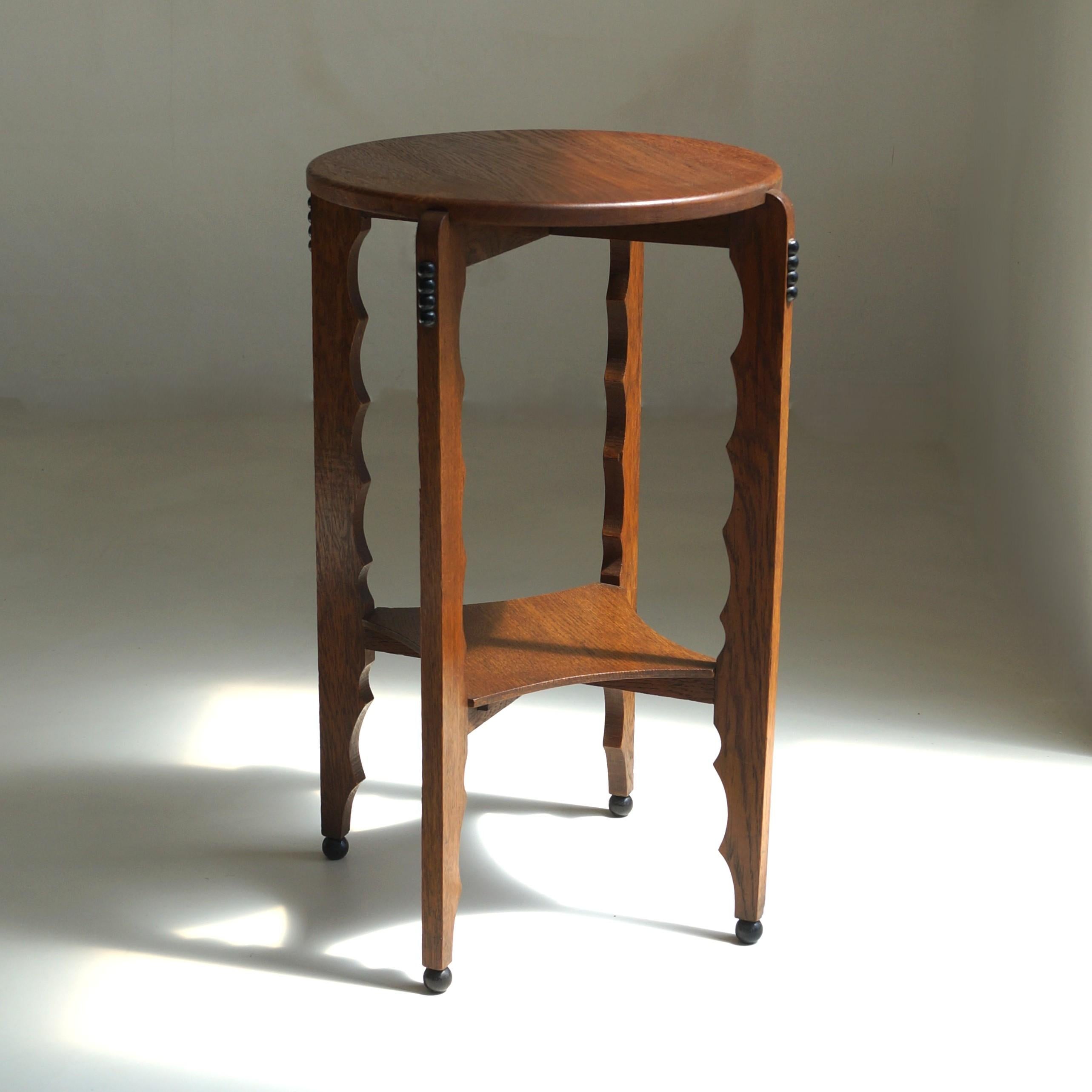 Néerlandais Guéridon hollandais Art déco École d'Amsterdam, années 1920 en vente