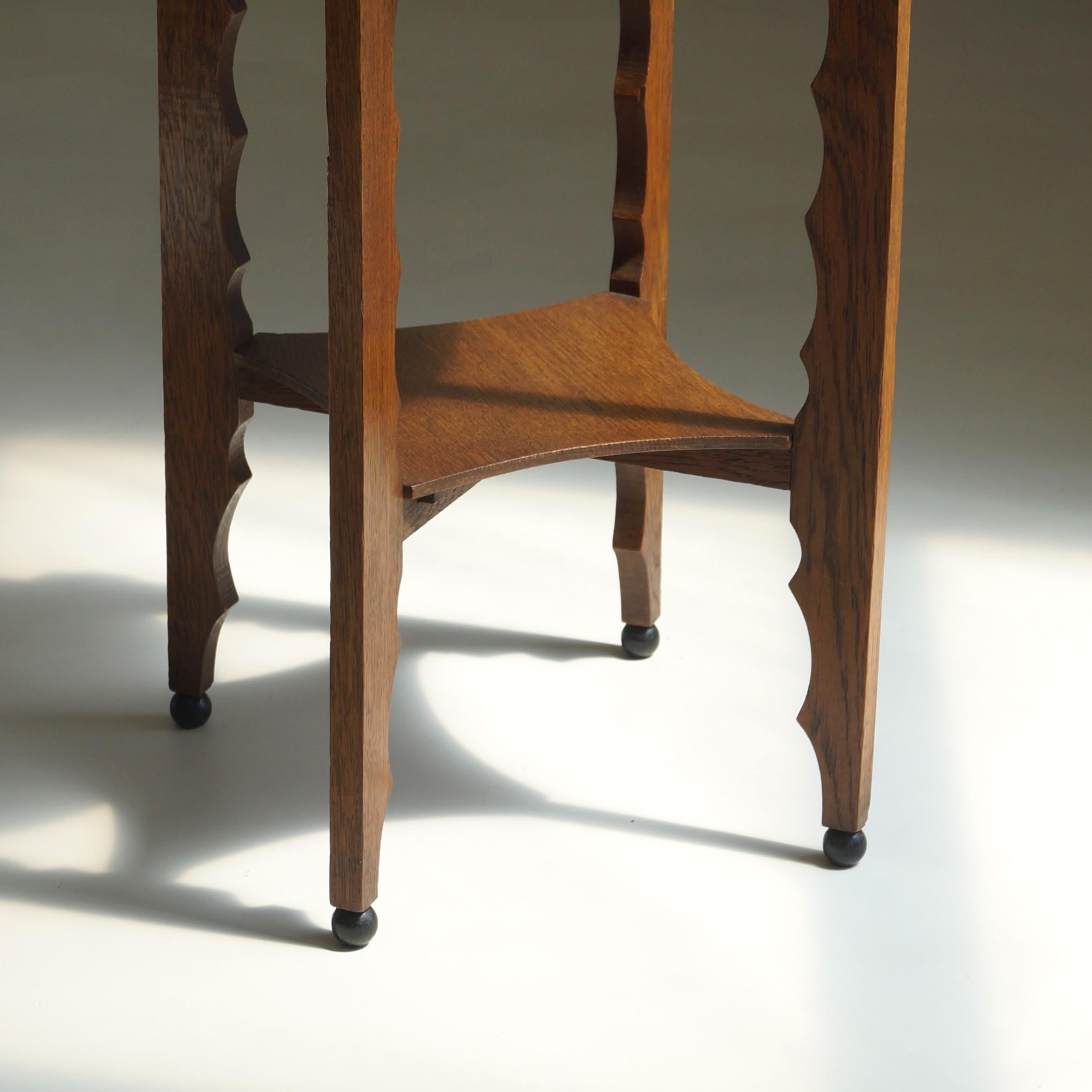 Guéridon hollandais Art déco École d'Amsterdam, années 1920 en vente 4