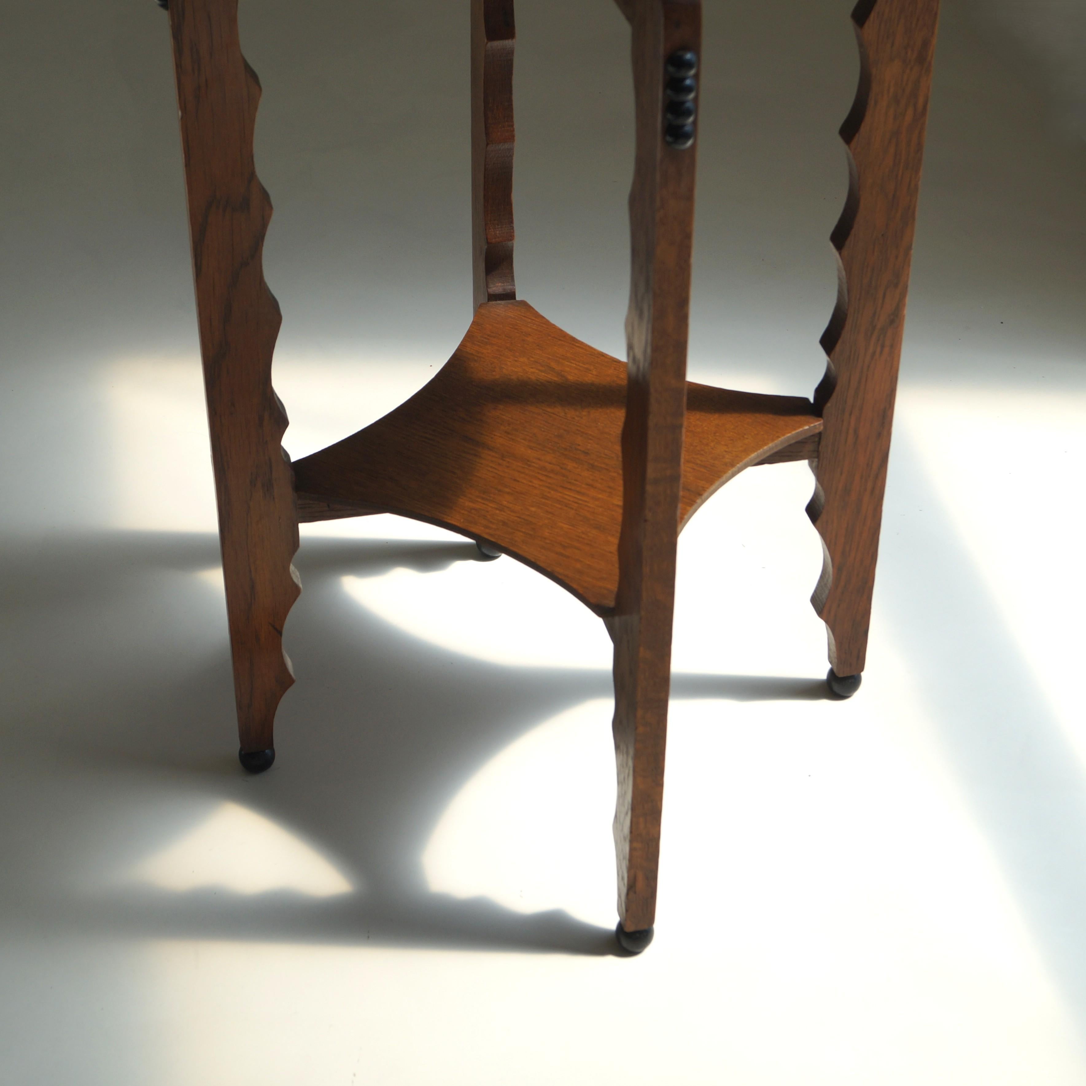 Guéridon hollandais Art déco École d'Amsterdam, années 1920 en vente 5