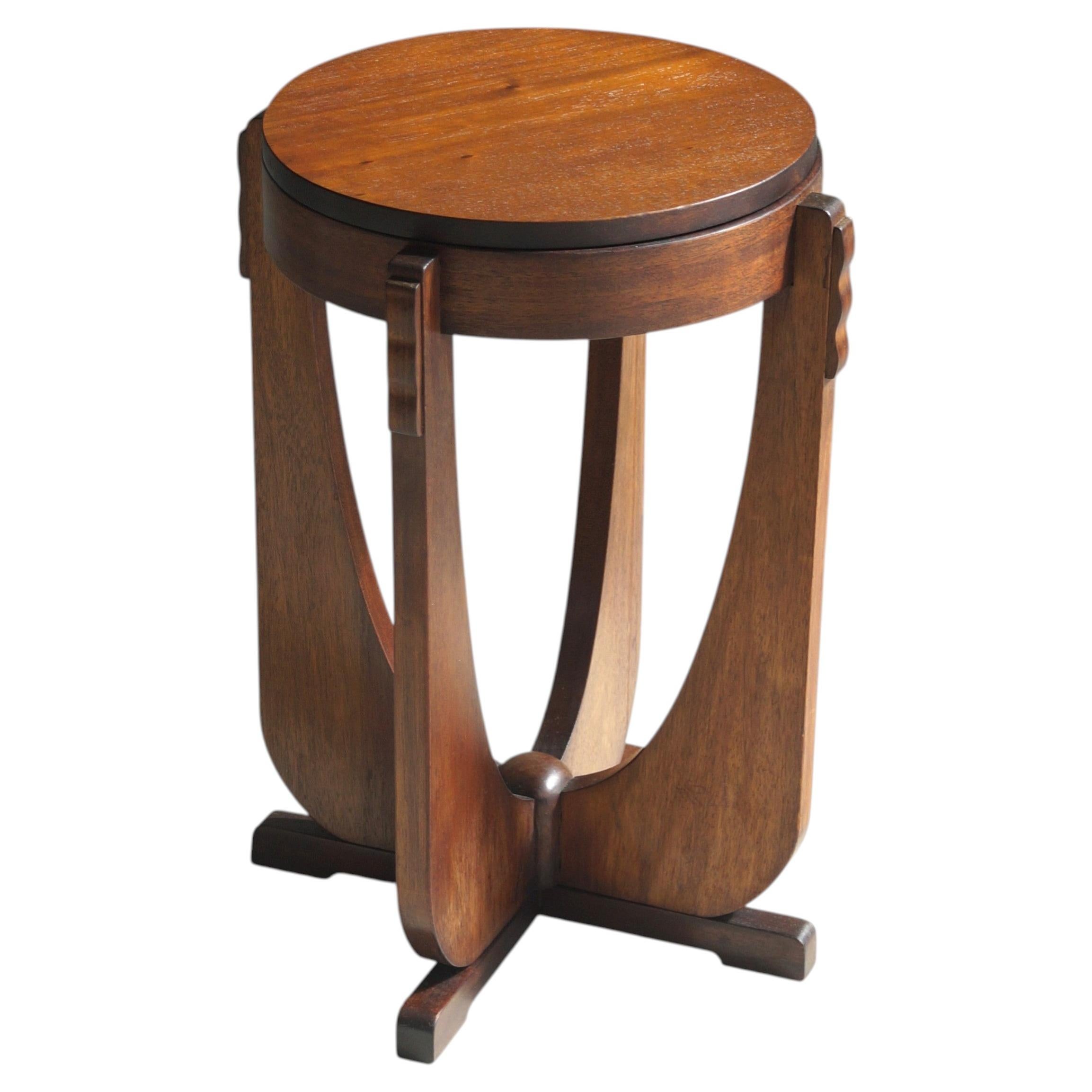 How tall should chairs be for a 30-inch table?