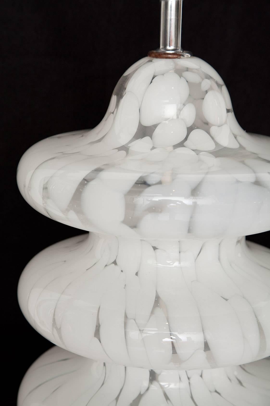Late 20th Century Pair of Three-Tiered Clear and White Mottled Murano Glass Lamps, circa 1970 For Sale