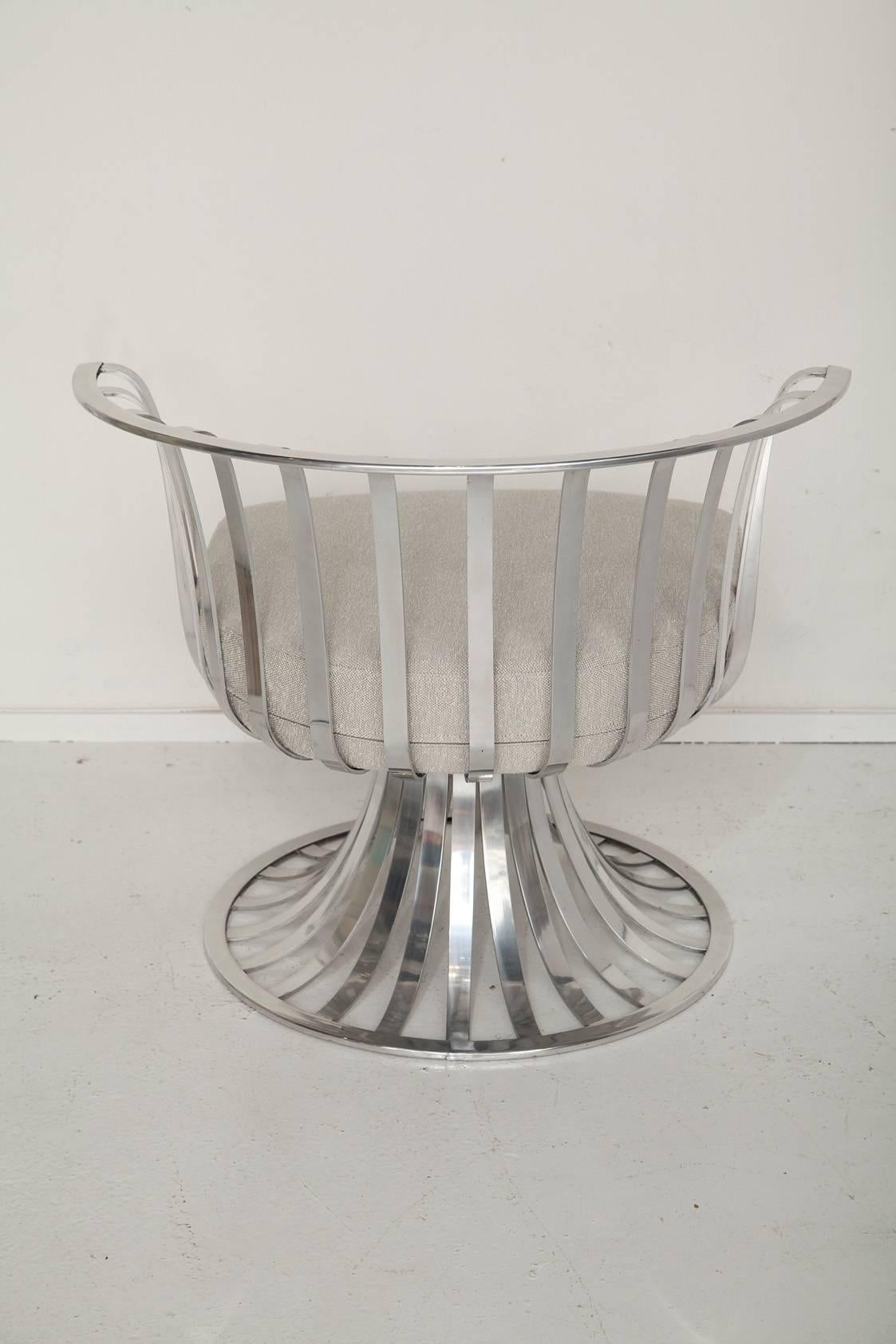 Mid-20th Century Pair of Polished Aluminum Armchairs by Russell Woodard, circa 1965 For Sale