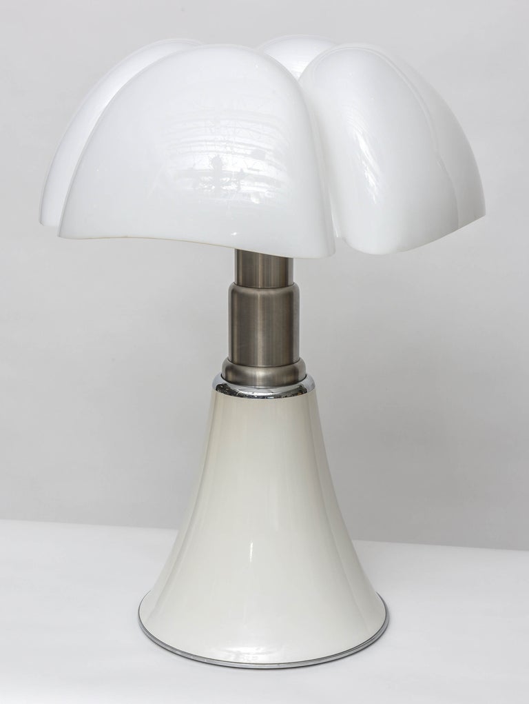Pipistrello" Table Lamp by Gae Aulenti at 1stDibs