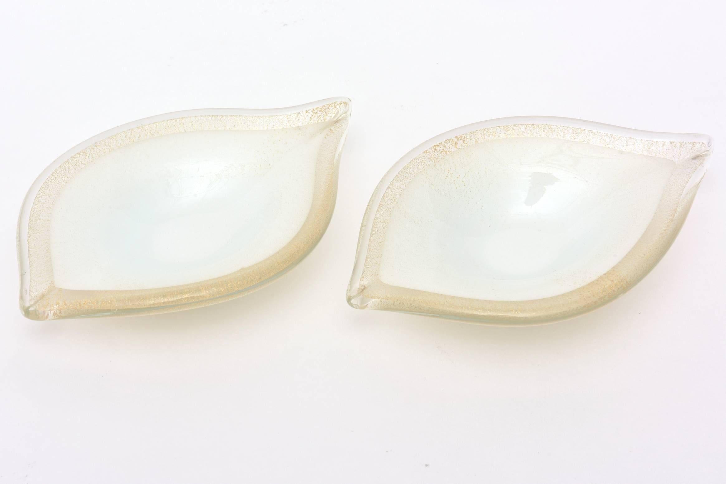 Mid-Century Modern Pair of Barovier e Toso Italian Murano Teardrop Glass Bowls