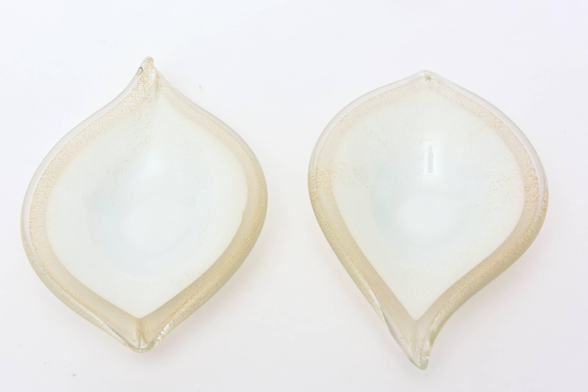 Pair of Barovier e Toso Italian Murano Teardrop Glass Bowls In Excellent Condition In North Miami, FL