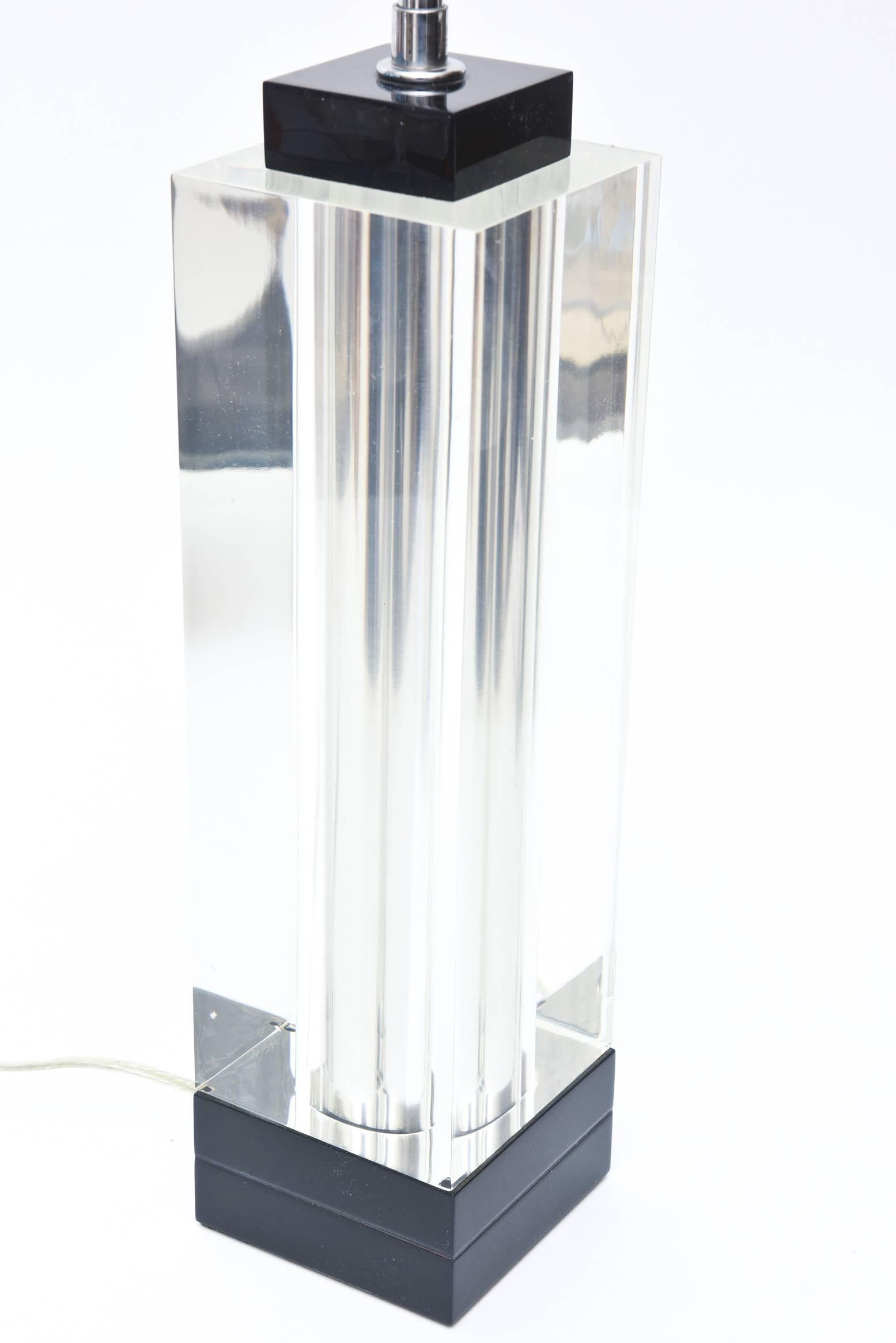American Molini Clear and Black Lucite Column Table or Desk Lamp Vintage For Sale