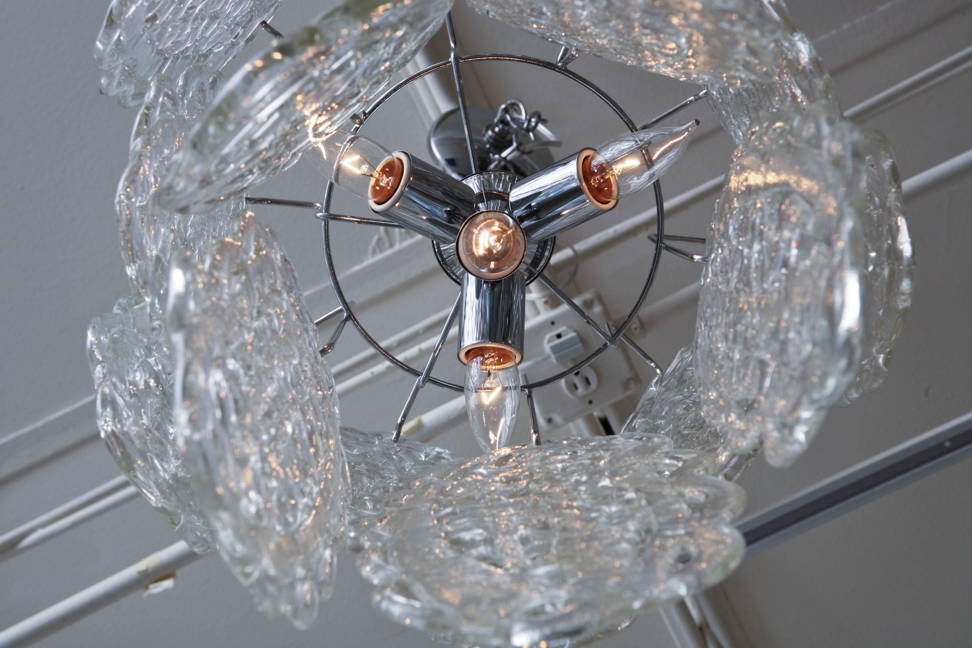 Lampadario a sospensione d'epoca Mazzega Murano Criss Cross in vetro bianco filato in vendita 1