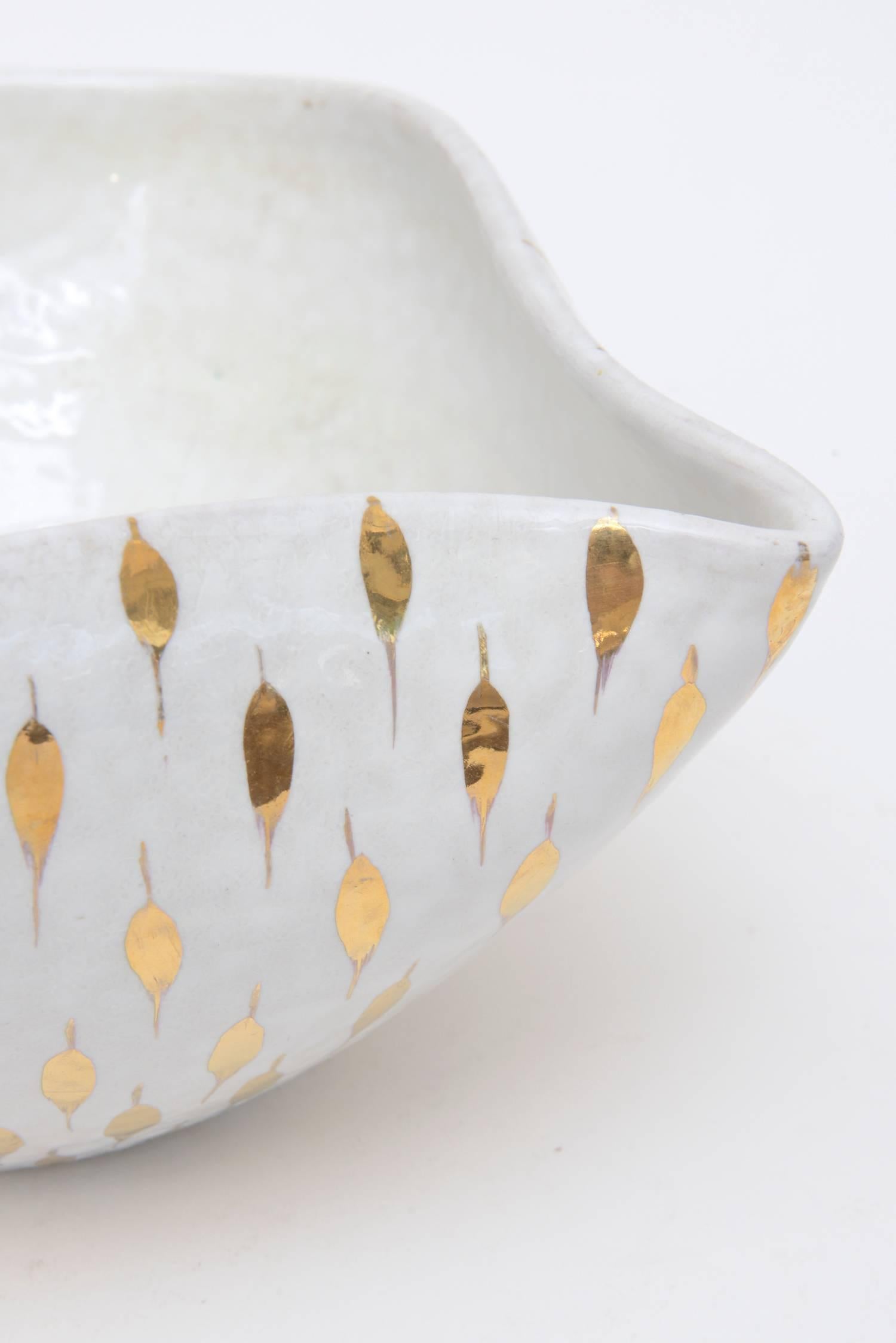 Aldo Londi For Bitossi Feather Plume Ceramic Bowl Vintage White And Gold For Sale 2