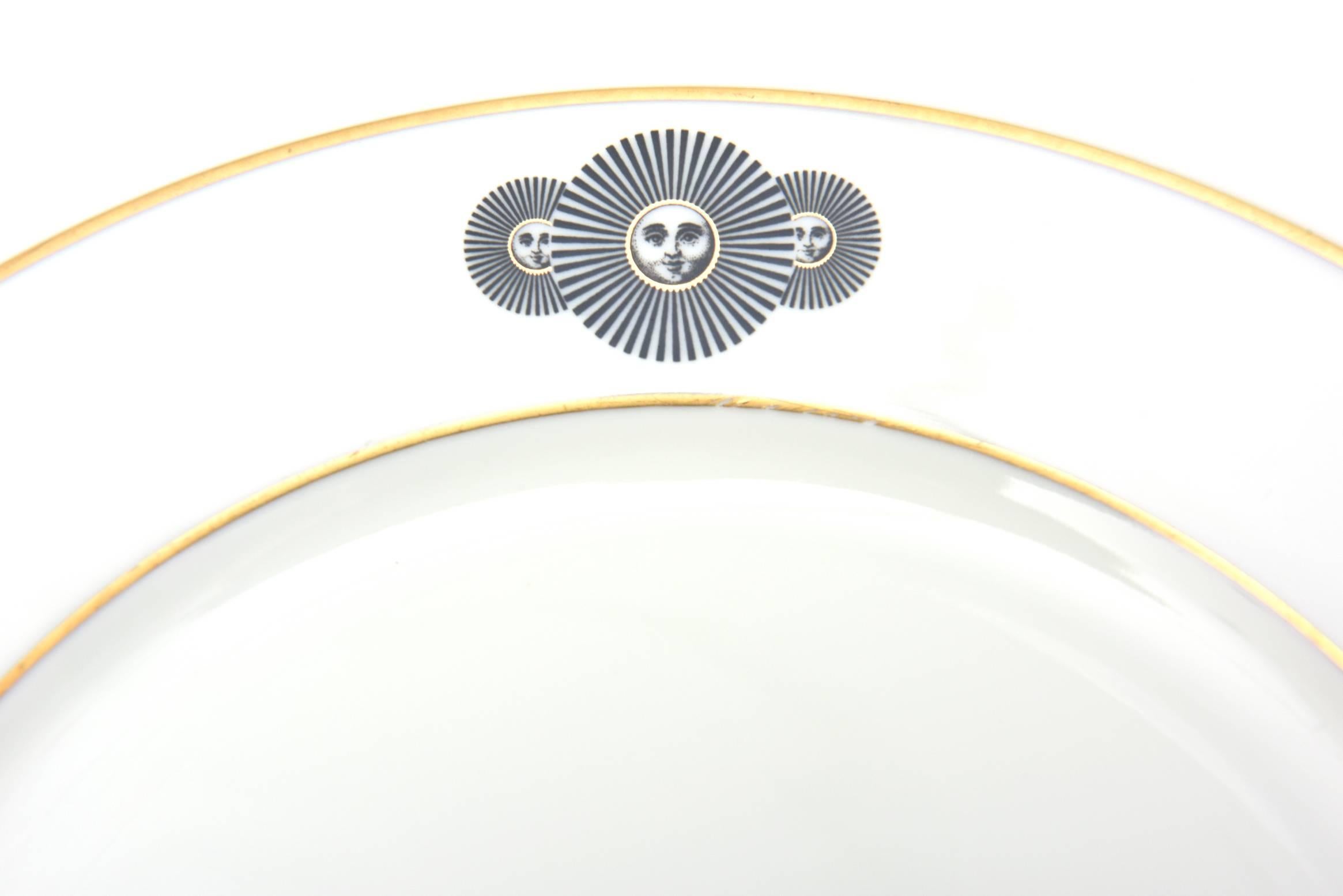 Fornasetti for Rosenthal Porcelain Gilded Medusa Desert or Salad Plates Vintage (Deutsch) im Angebot