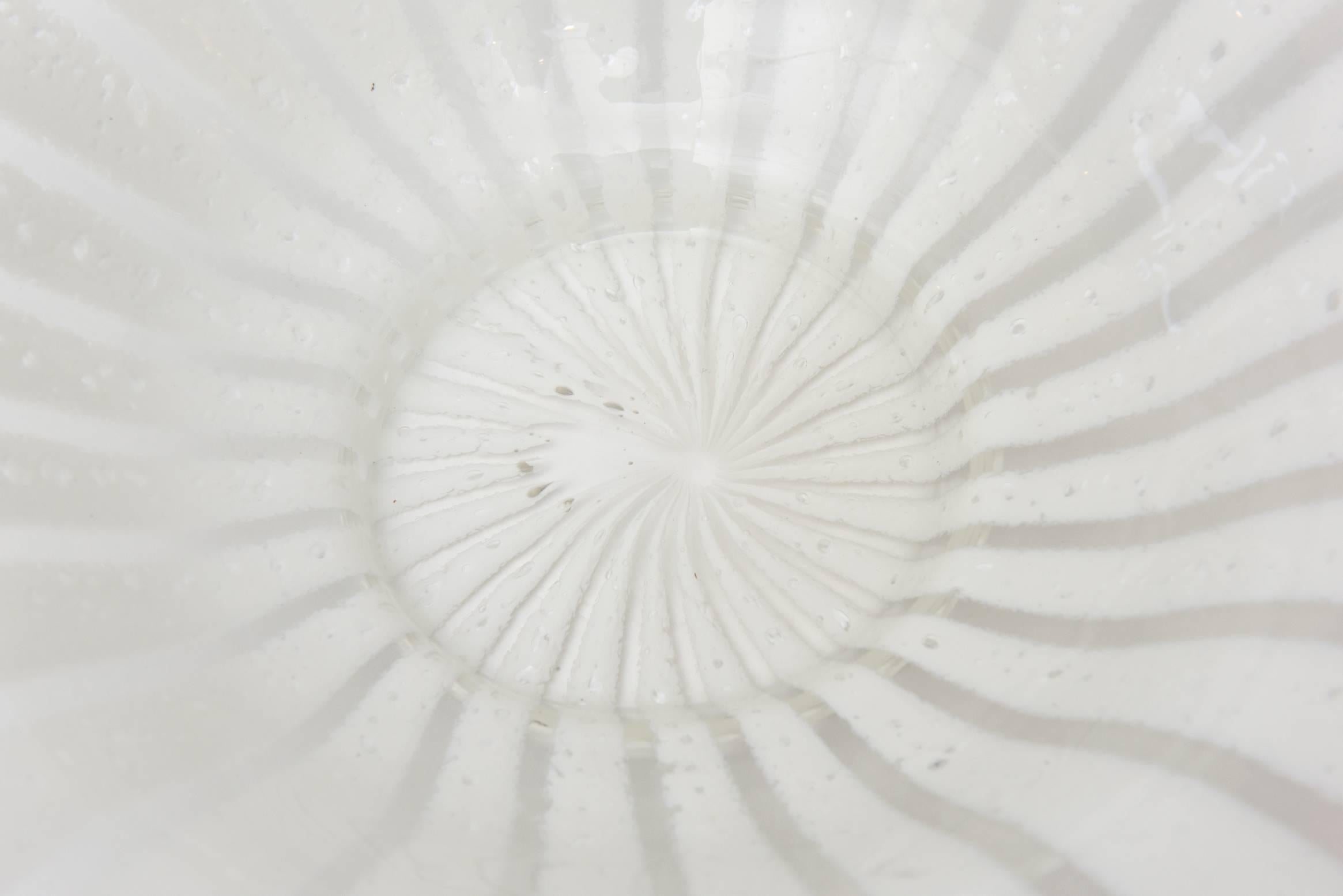 Mid-20th Century Murano Venini White and Clear Pinwheel Spiral Glass Bowl Vintage For Sale