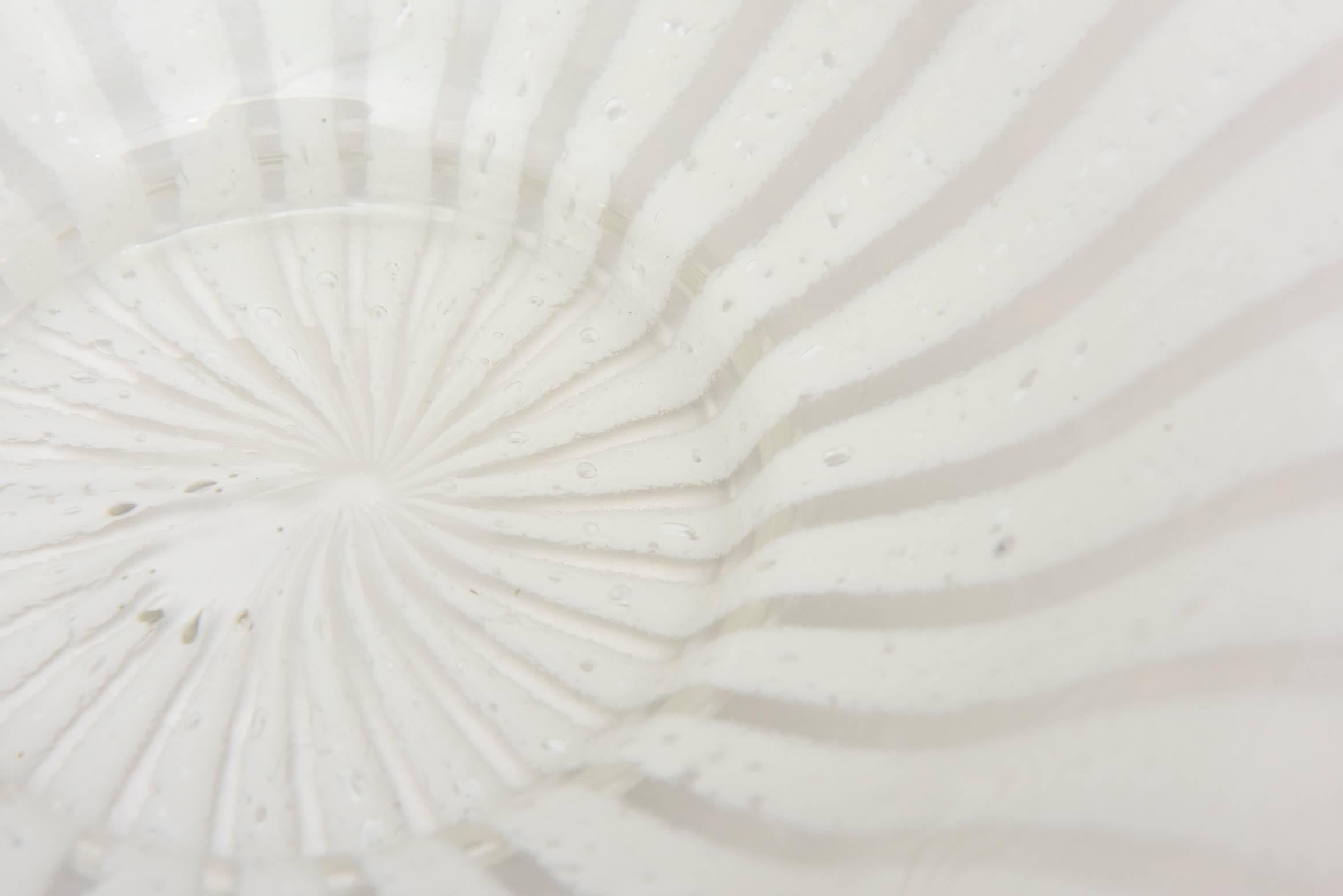 Murano Venini White and Clear Pinwheel Spiral Glass Bowl Vintage im Angebot 3