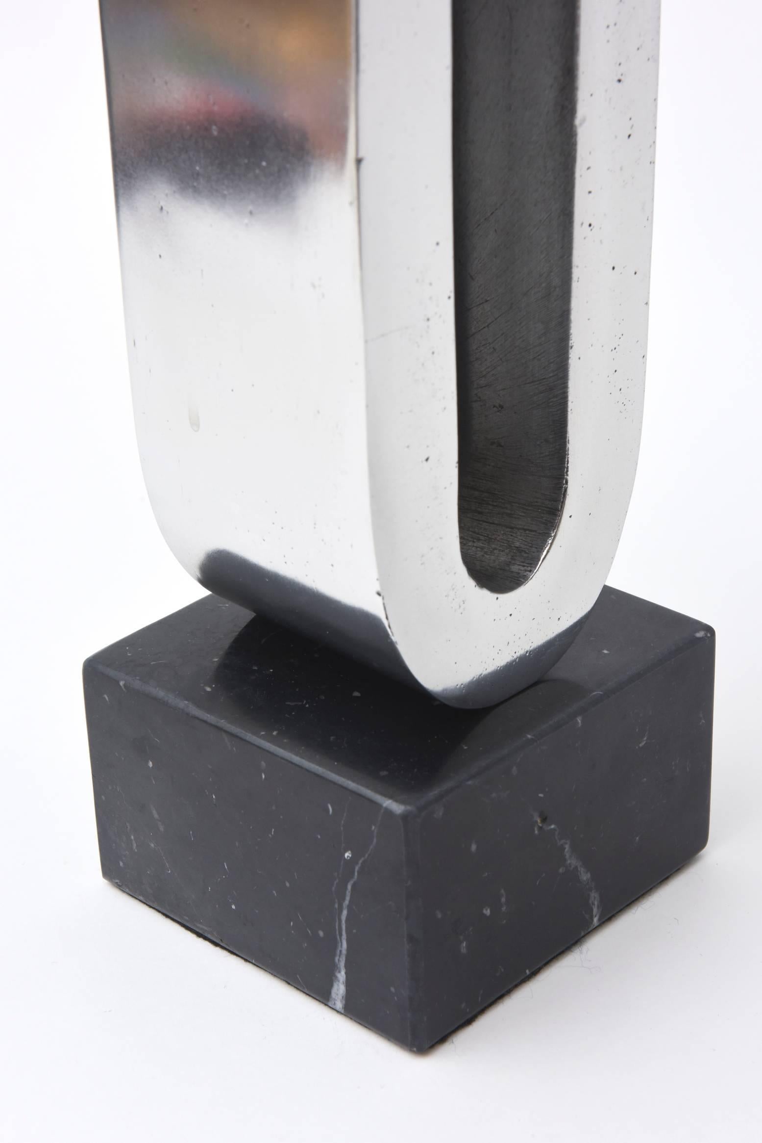 Abstrakte Vintage-Skulptur aus Chrom und schwarzem Marmor von Mary Preminger, Modernist im Angebot 3