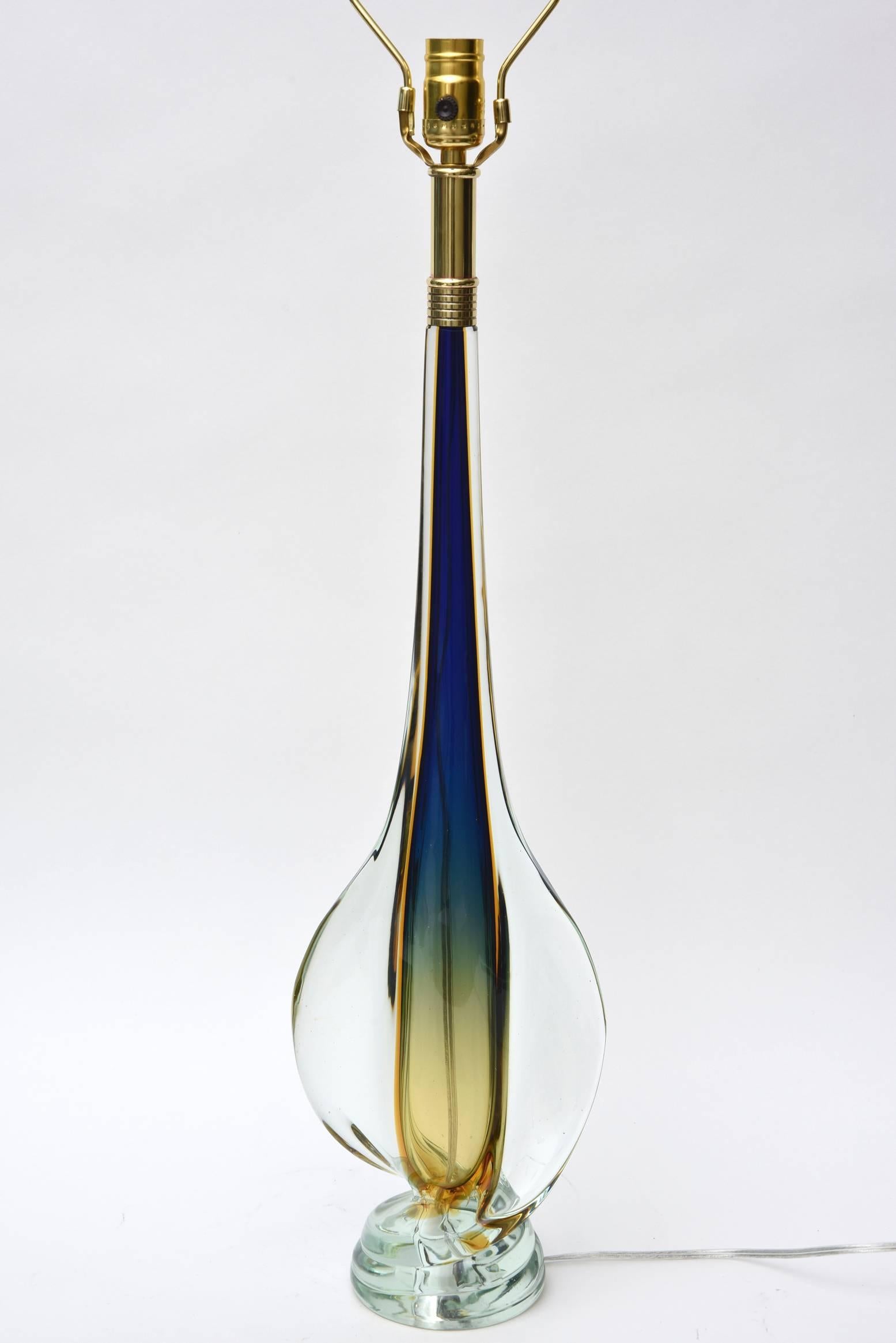 Mid-Century Modern Italian Murano Seguso Sommerso Sculptural Glass Table Lamp