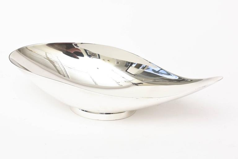 Reed and Barton Silver Plate Sculptural Bowl Vintage Barware In Good Condition For Sale In North Miami, FL