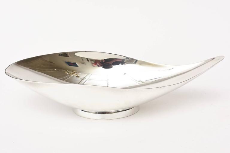 Mid-Century Modern Reed and Barton Silver Plate Sculptural Bowl Vintage Barware For Sale