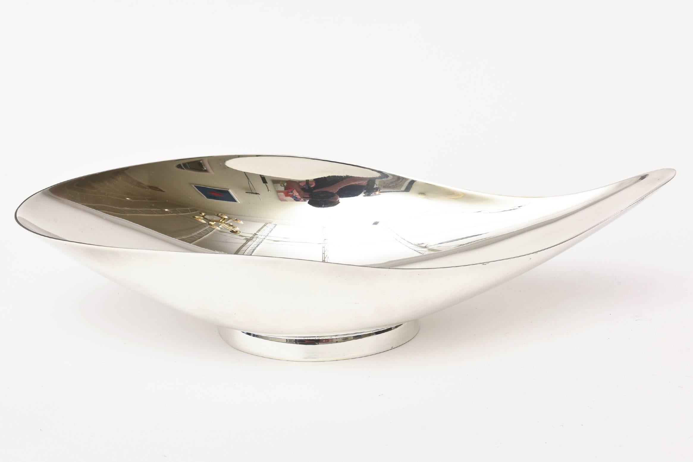 Reed and Barton Silver Plate Sculptural Bowl Vintage Barware (Moderne der Mitte des Jahrhunderts) im Angebot