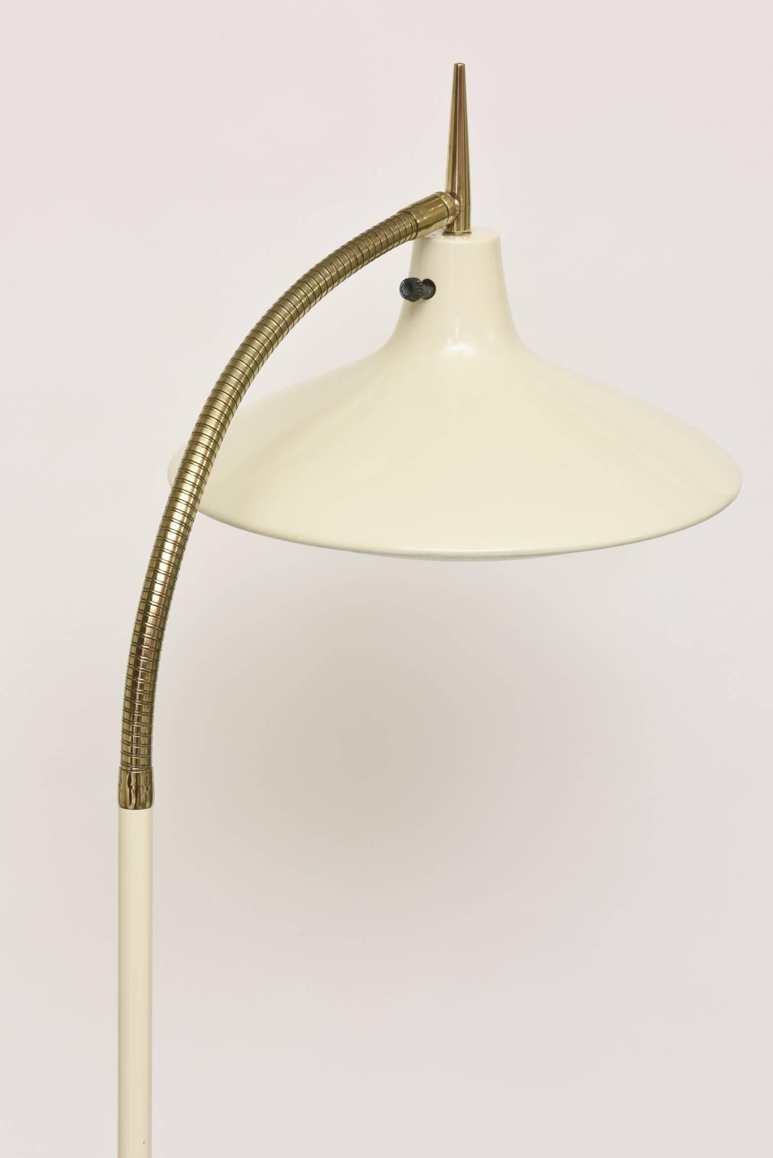 Late 20th Century Italian Gio Ponti Style Arched Floor Lamp 