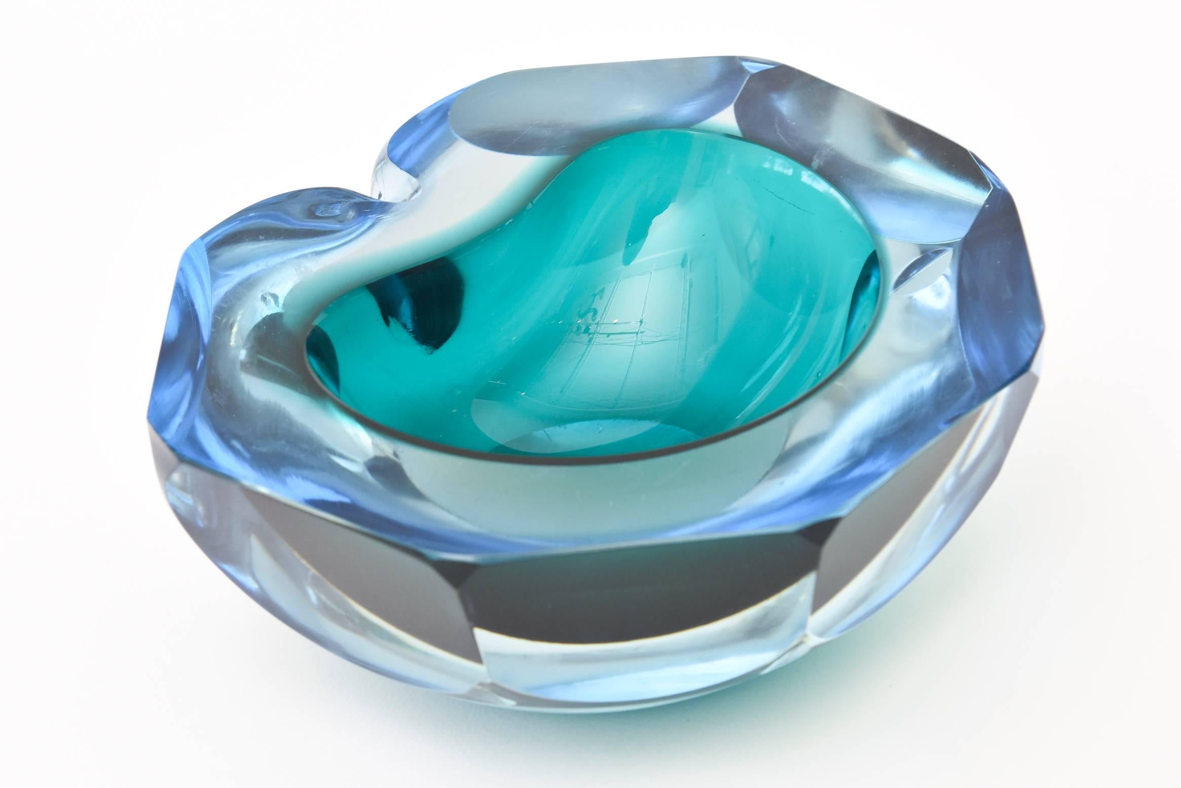 Italian Murano Cenedese Faceted Sommerso Chunky Glass Bowl  In Good Condition In North Miami, FL
