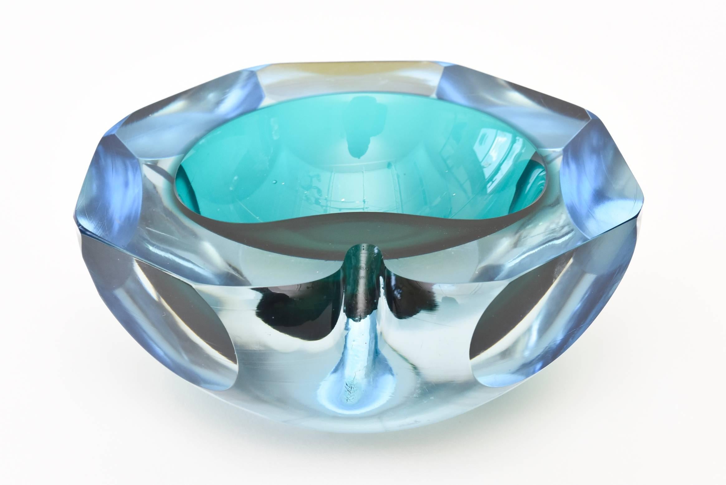 Late 20th Century Italian Murano Cenedese Faceted Sommerso Chunky Glass Bowl 