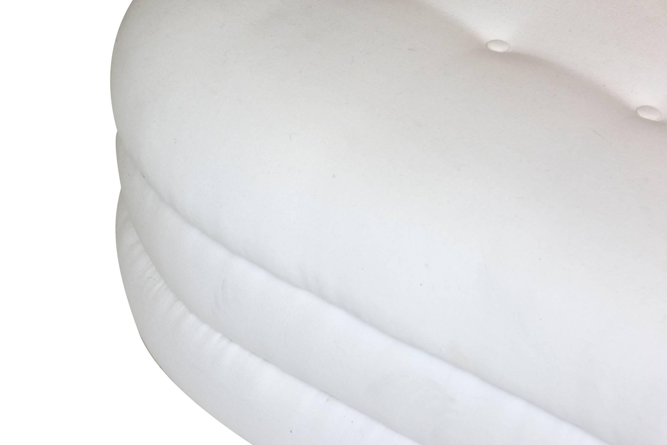 Fin du 20e siècle Banc et ou canapé sur mesure en toile de canard biomorphe blanche tapissée en vente
