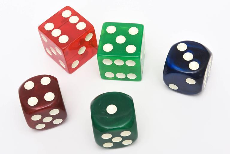Set of 5 Bakelite Vintage Dice at 1stdibs