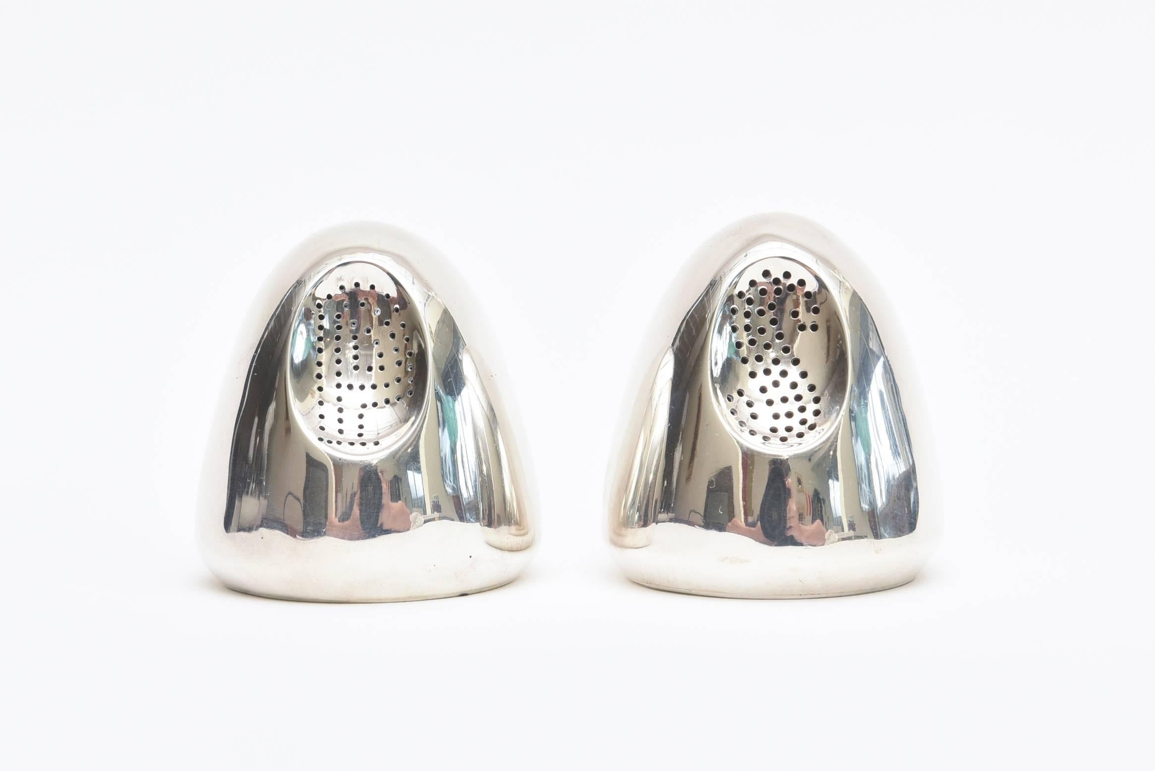 Mexicain Antonio Pineda Sterling Silver Salt and Pepper Shakers Mid-Century Modern en vente