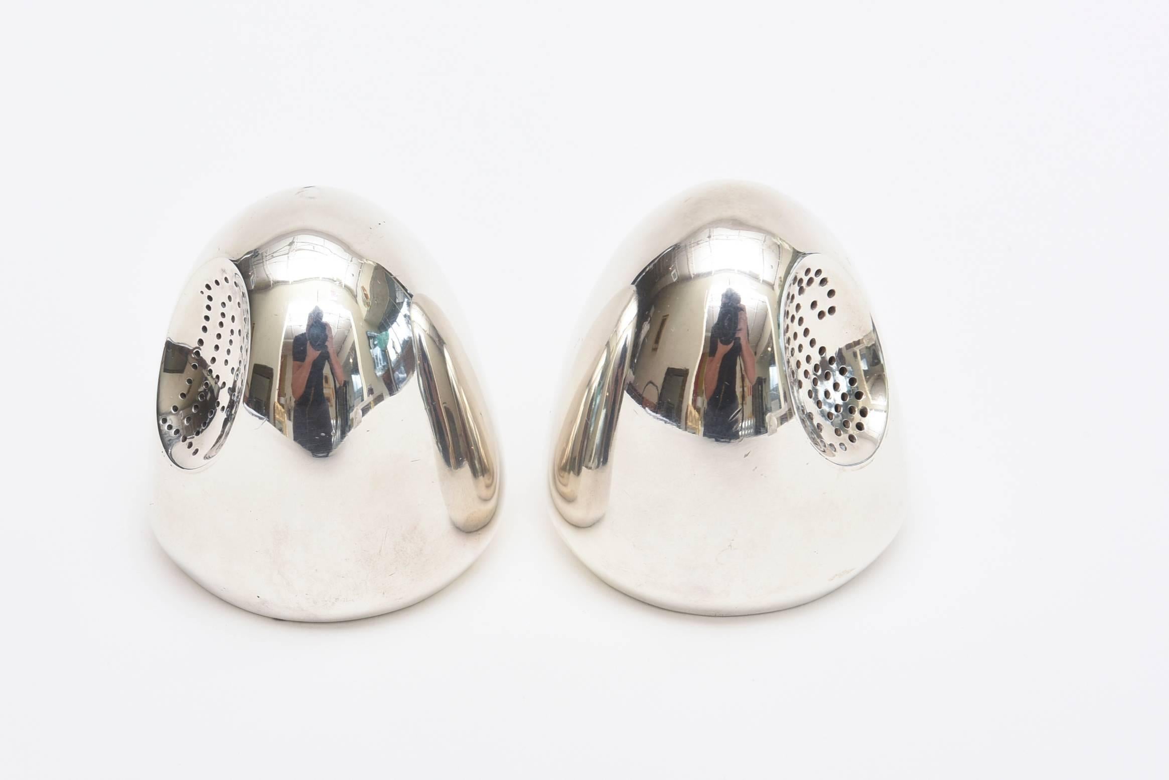Antonio Pineda Sterling Silver Salt and Pepper Shakers Mid-Century Modern In Good Condition For Sale In North Miami, FL