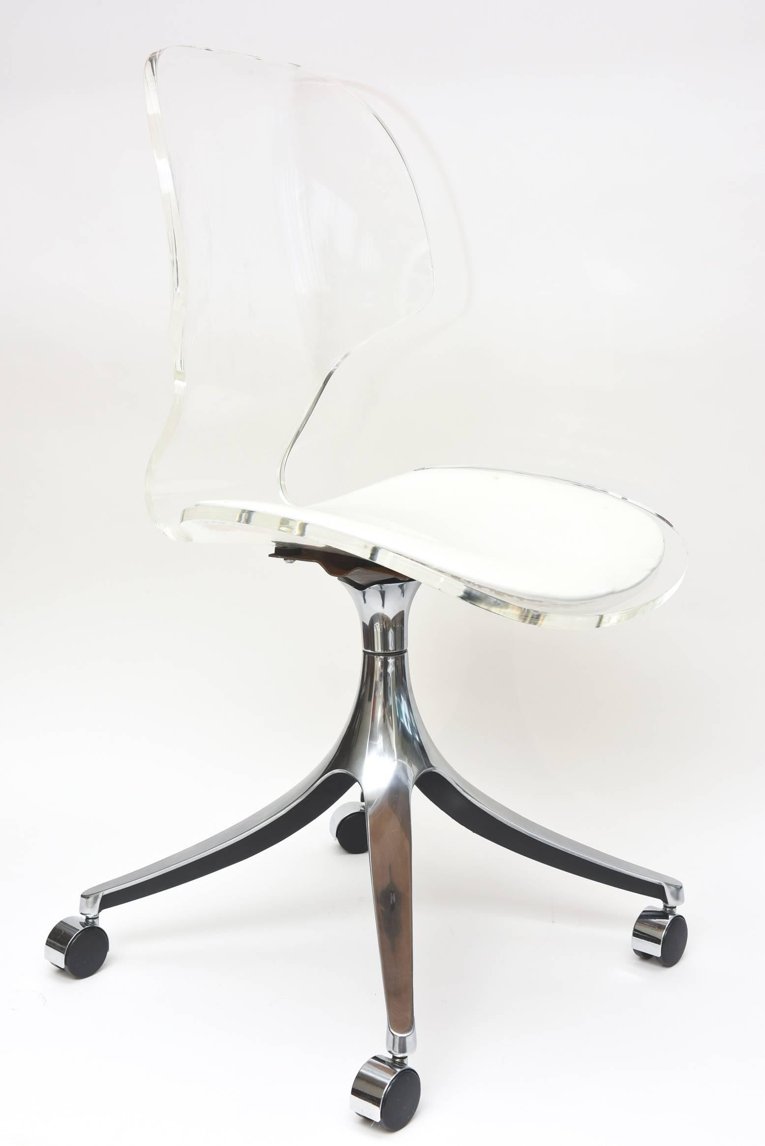 Vintage Lucite/Chrome/White Vinyl Desk/Vanity Chair In Excellent Condition In North Miami, FL