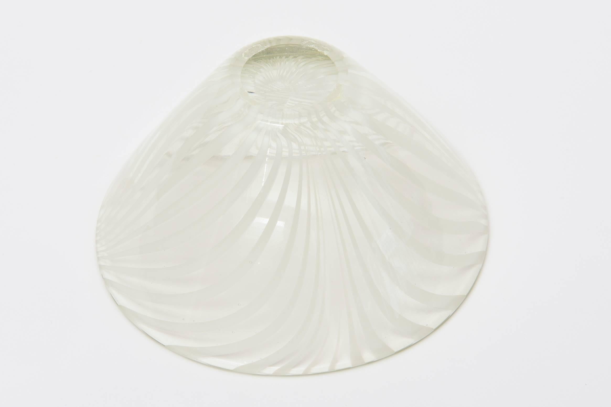 Sculptural Optical Swirled Swedish Glass Bowl im Angebot 3
