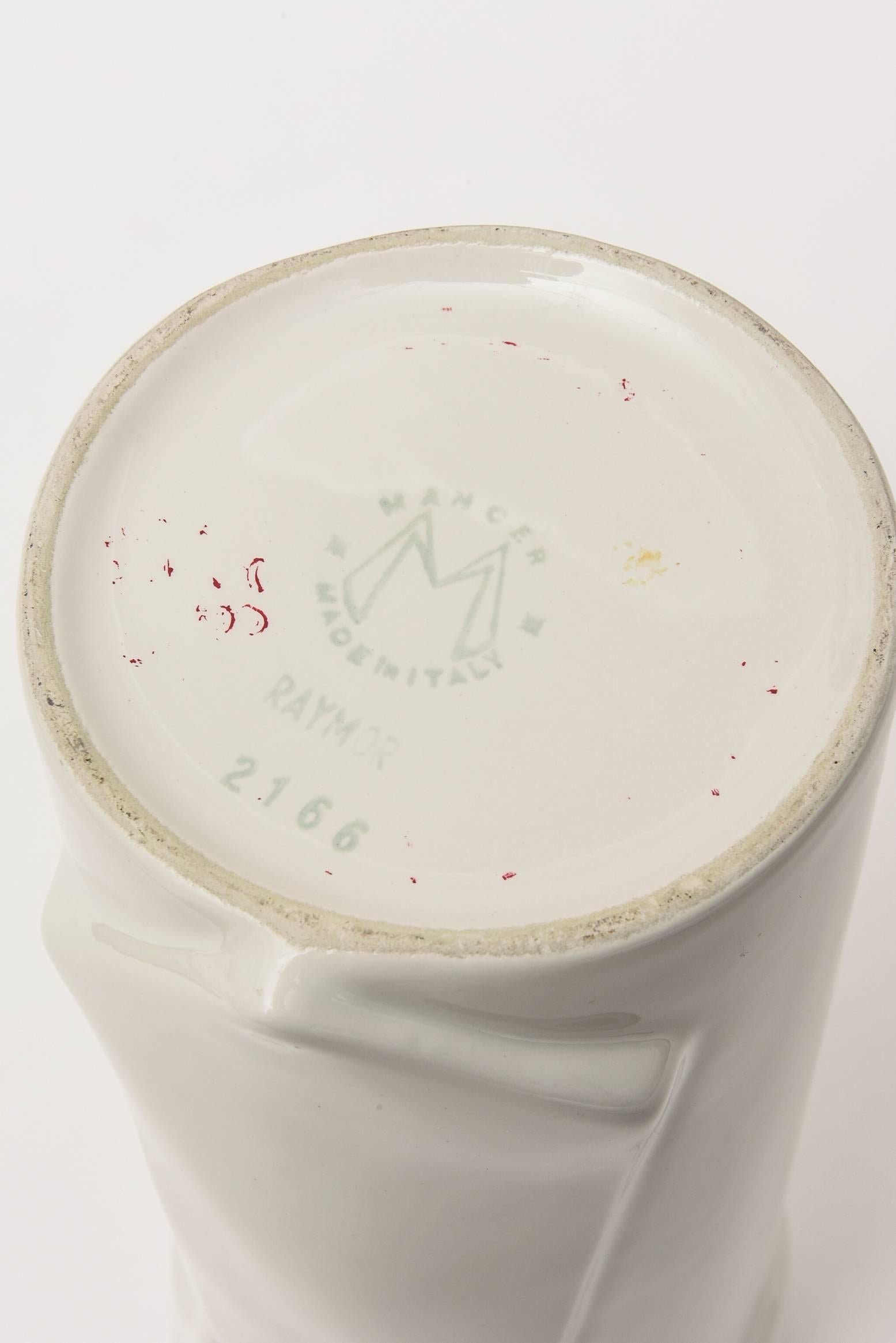 Raymor Pop Art Off-White Gazed Ceramic Vase Italian Vintage For Sale 1