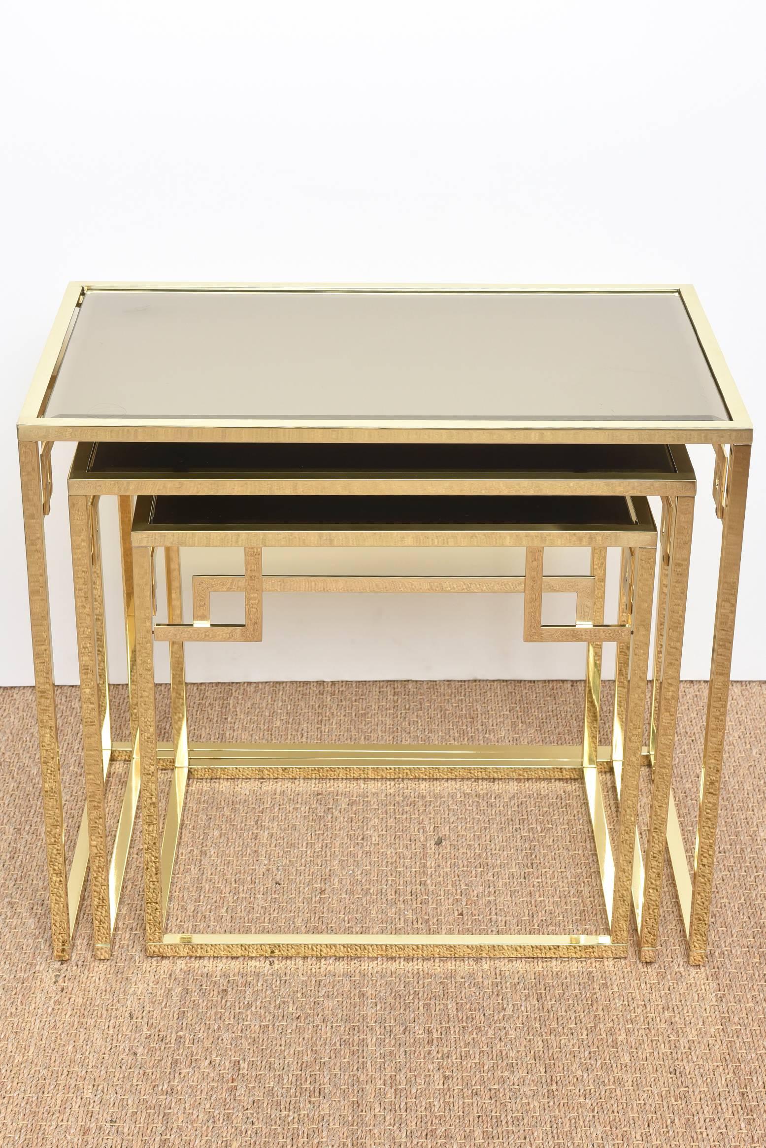 Italian Vintage Brass and Glass Greek Key Nesting Tables Set of Three In Good Condition For Sale In North Miami, FL
