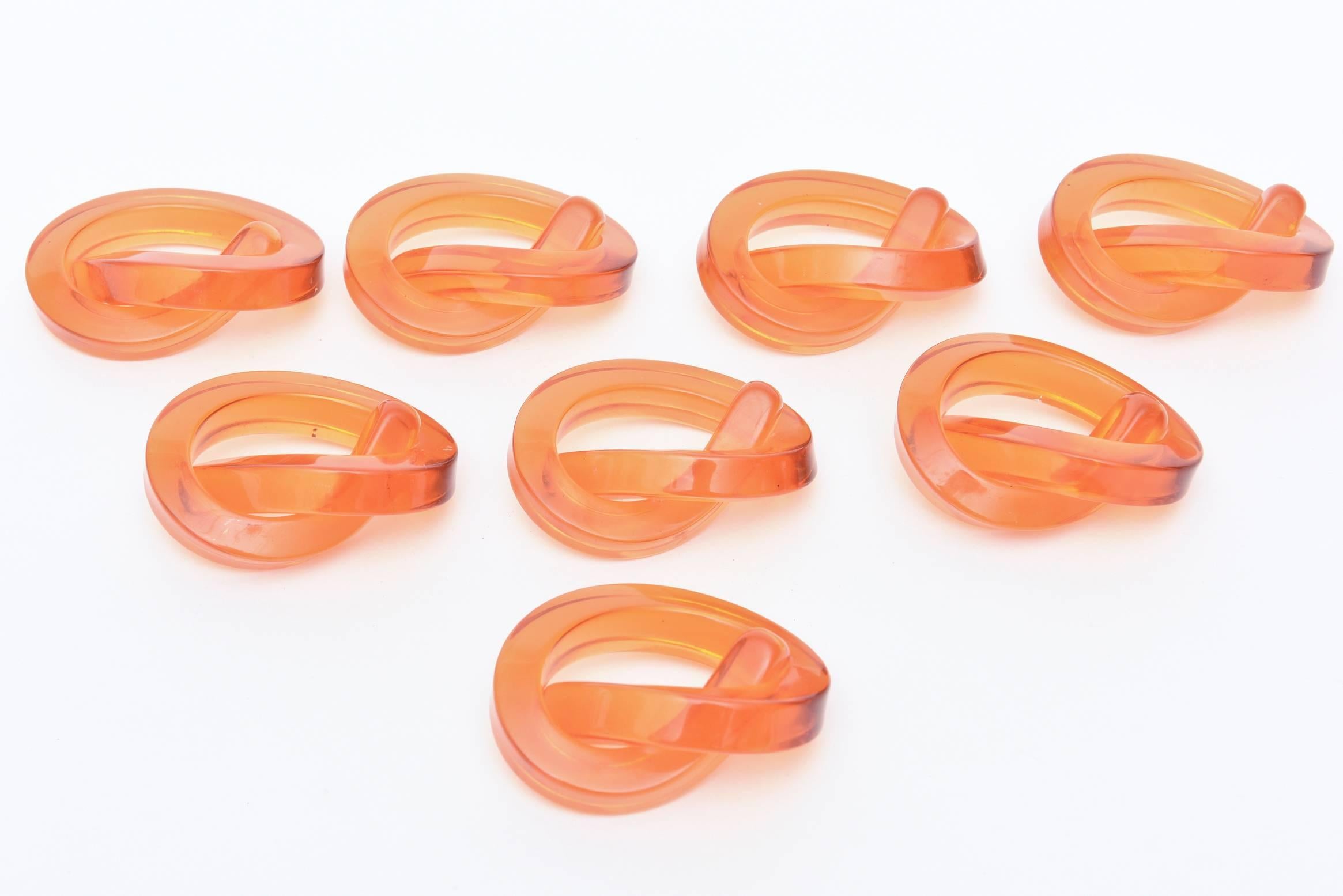 Set of 8 Orange Dorothy Thorpe Lucite Sculptural Napkin Rings/ SALE In Excellent Condition In North Miami, FL