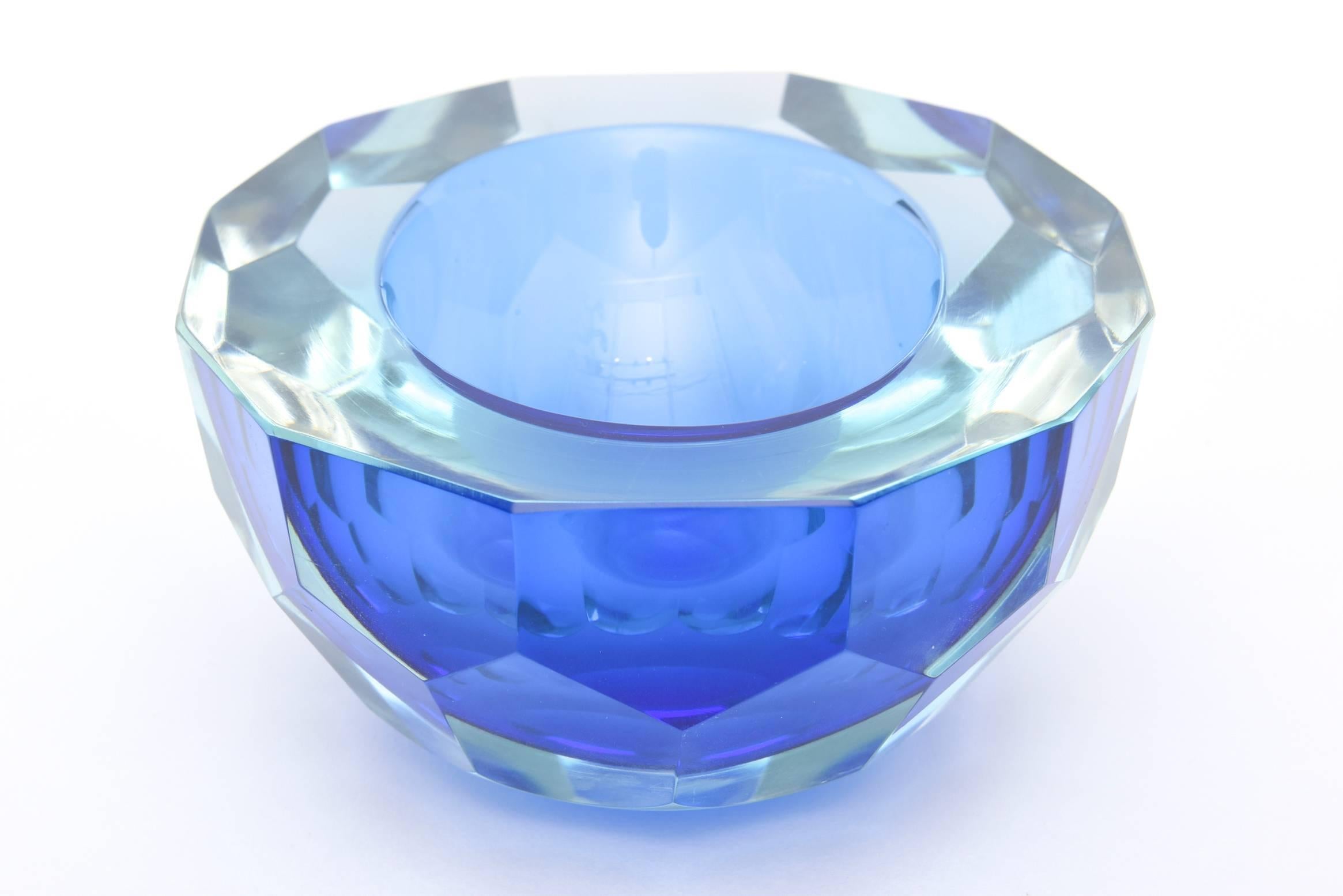 Late 20th Century Italian Murano Sommerso Diamond Faceted Flat Cut Polished Glass Geode Bowl