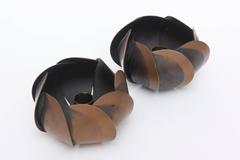 Paar signierte Vintage-Kerzenständer aus geschwärztem Kupfer von Rebajes, Mid-Century Modern, Vintage