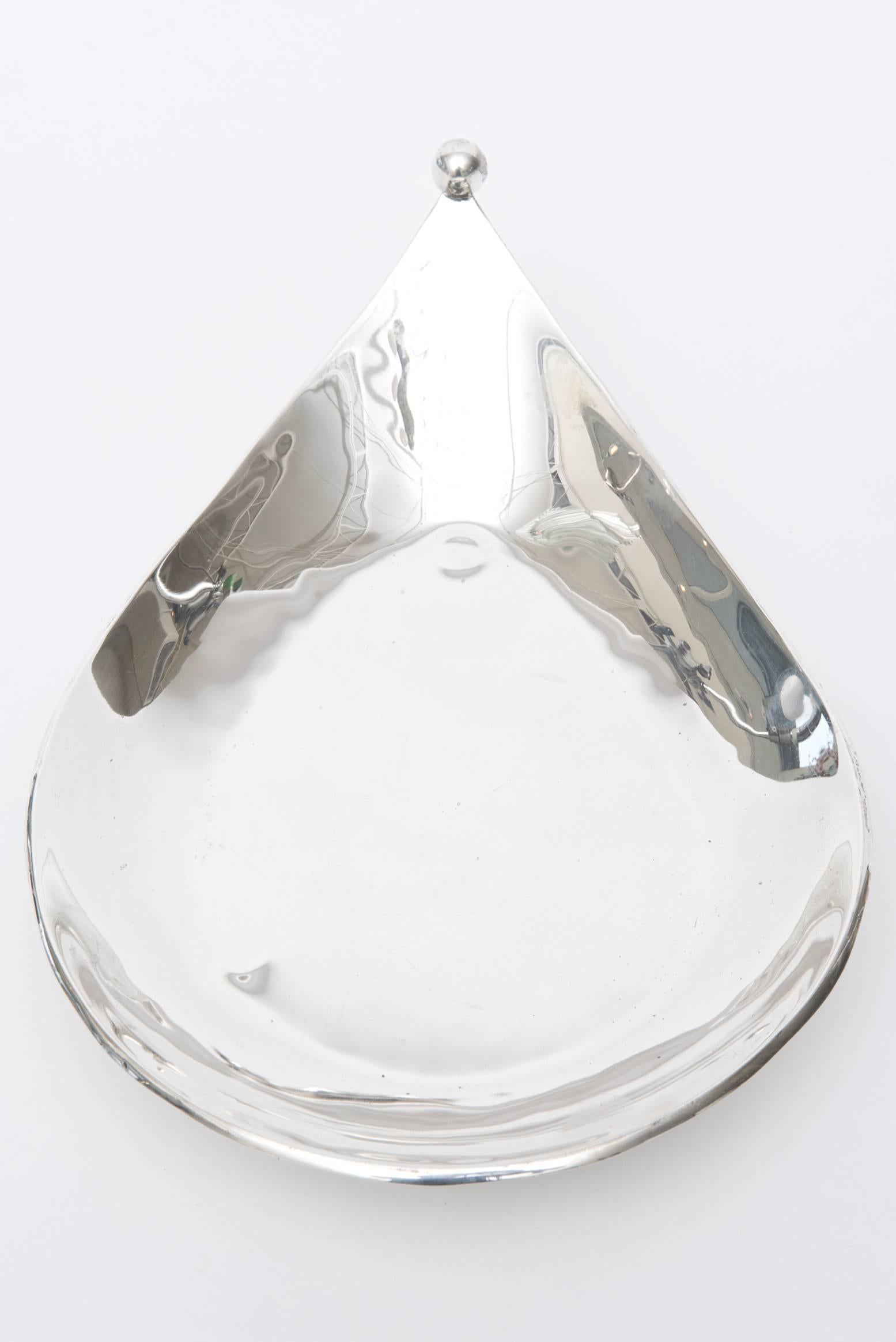 Sterling Silver Sculptural Tear Drop Tray Or Bowl with Three Ball Feet Signed In Good Condition In North Miami, FL