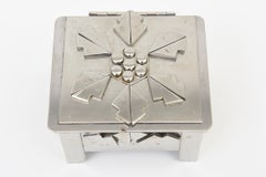 Boîte moderniste à charnières en acier inoxydable, par Stanley Scwarz, années 1980