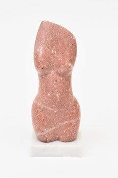 Scultura vintage di un busto femminile in marmo rosa su base di marmo bianco