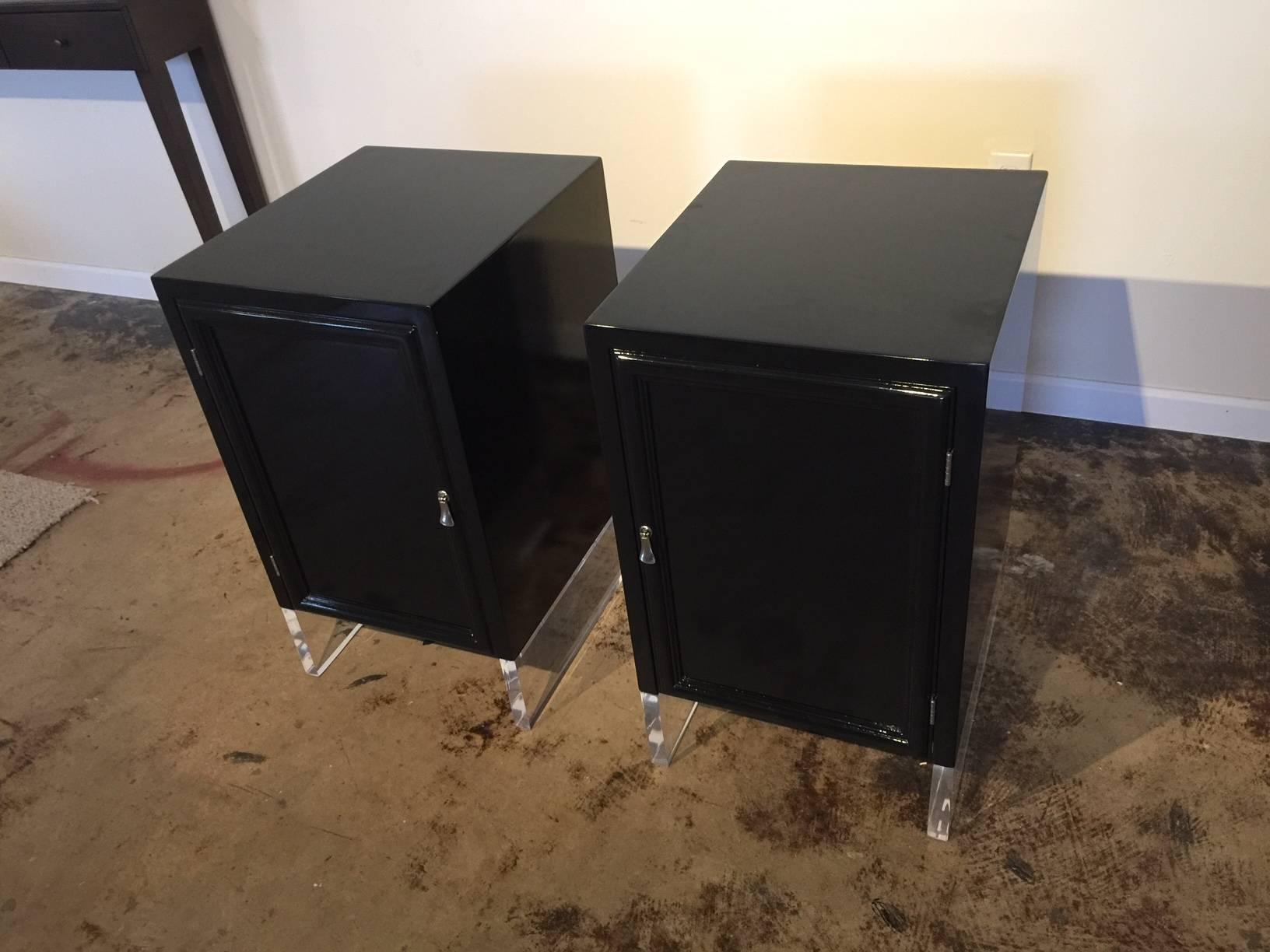 Late 20th Century Pair of High Gloss Black Lacquer on Lucite Base Nightstands