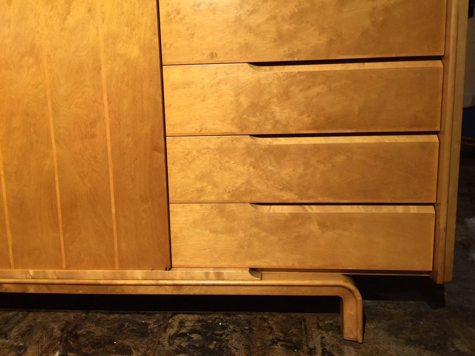 Mid-Century Modern Mid-Century Cabinet/Dresser in Birch Wood For Sale