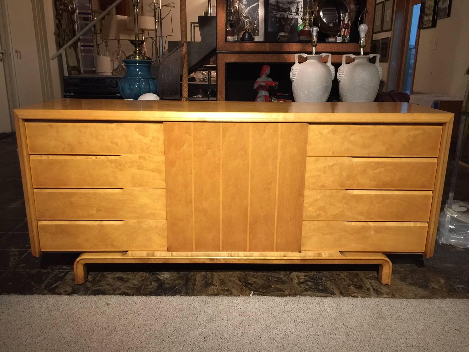 Mid-Century Cabinet/Dresser in Birch Wood In Good Condition For Sale In East Hampton, NY