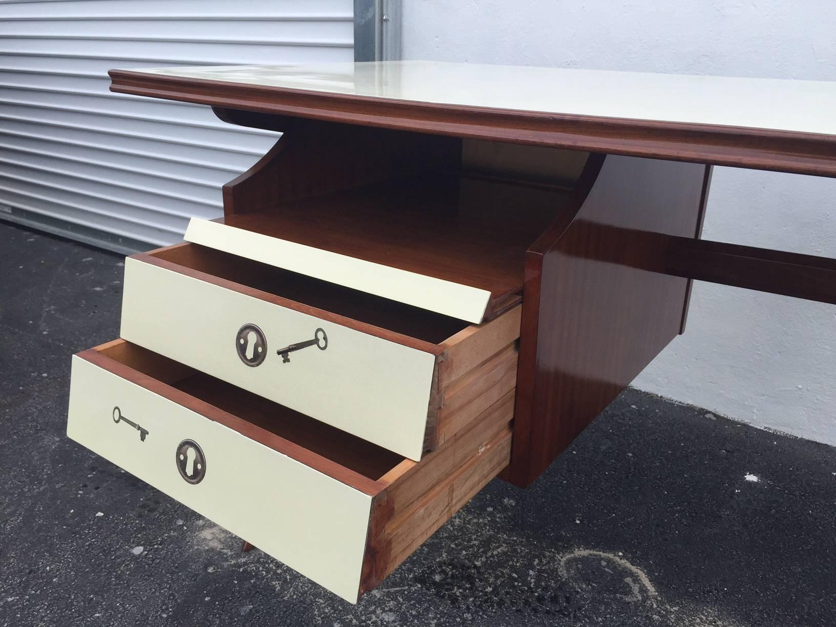 Vintage Italian Modernist Desk In Excellent Condition In East Hampton, NY