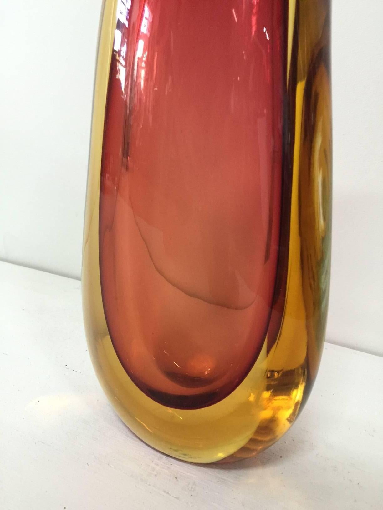 Original Vintage Luigi Onesto Murano „Flame“ Vase (Signiert) (Moderne der Mitte des Jahrhunderts) im Angebot