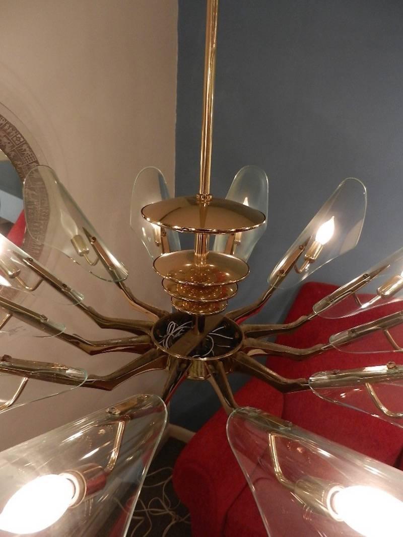 Brass Pair of 12 Light Mid-Century Chandeliers Attributed to Stilnovo circa 1960 For Sale